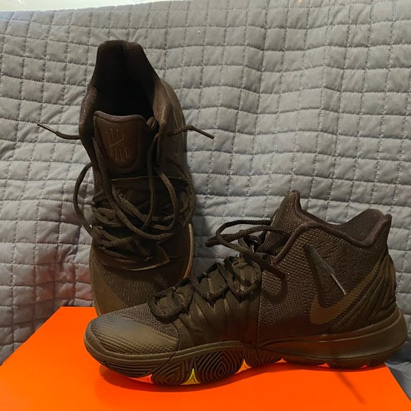 kyrie 5 men's size 8